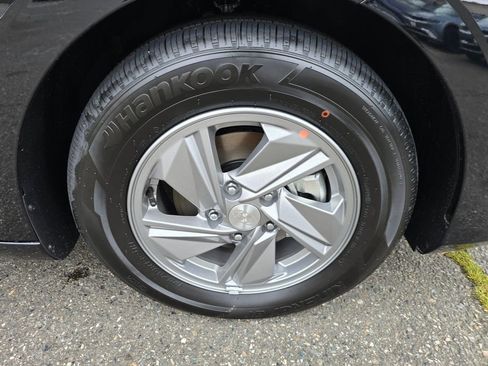 New 2026 Hyundai Elantra SE image 9