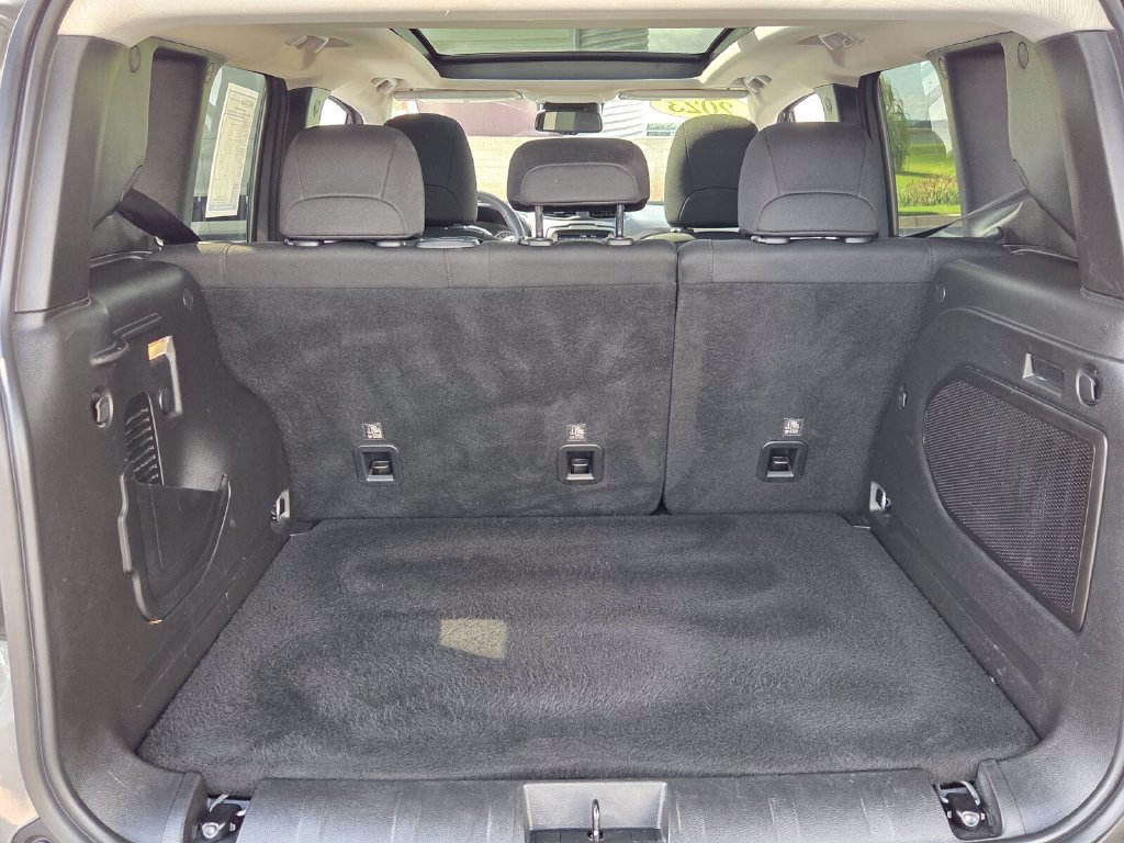 Used 2023 Jeep Renegade Trailhawk w/ Sun/Sound Group AWD/4WD image 12