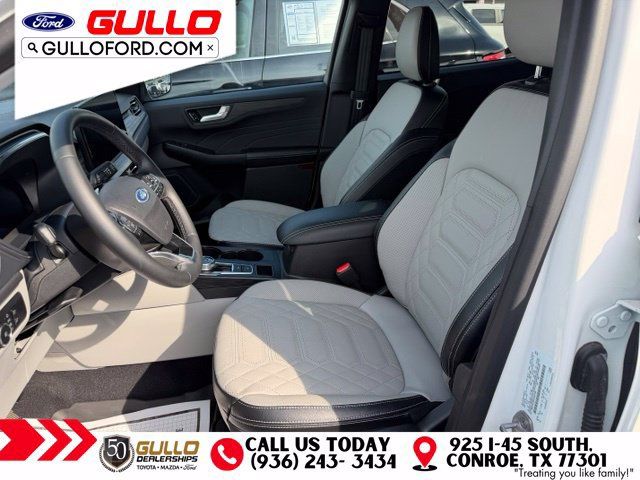 Certified 2023 Ford Escape Platinum w/ Premium Technology Package AWD/4WD image 9