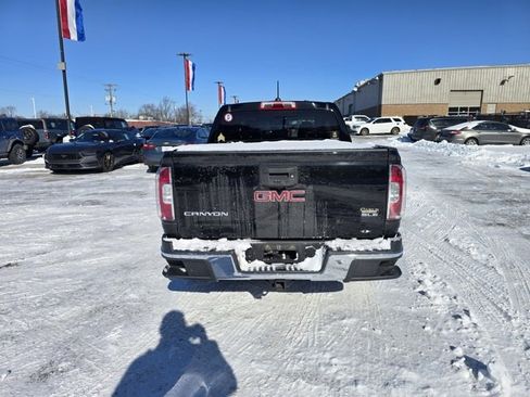 Used 2015 GMC Canyon SLE image 4