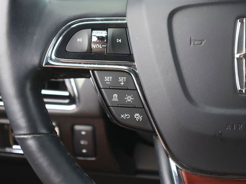Used 2024 Lincoln Navigator Premiere AWD/4WD image 21