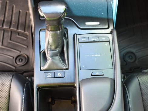 Used 2019 Lexus ES 300h w/ Premium Package FWD image 19