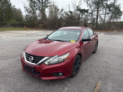Used 2017 Nissan Altima 2.5 SR w/ Midnight Edition Package image 2