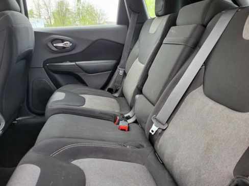 Used 2015 Jeep Cherokee Sport w/ Cold Weather Group AWD/4WD image 11