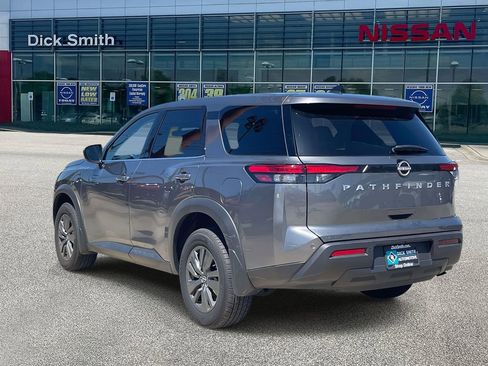 Used 2024 Nissan Pathfinder S image 4
