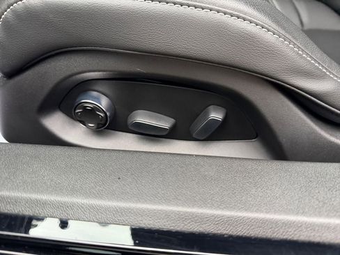 Used 2021 Chevrolet Corvette Stingray Premium Cpe w/ Z51 Performance Package image 12