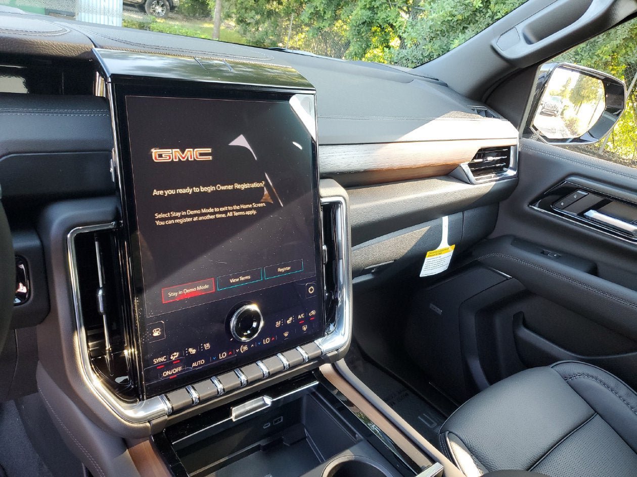 New 2027 GMC Yukon Denali w/ Sun & Power Step Package RWD image 26