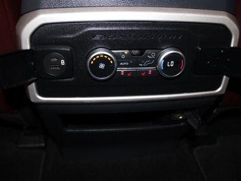 Used 2022 Ford Expedition Max Limited image 26