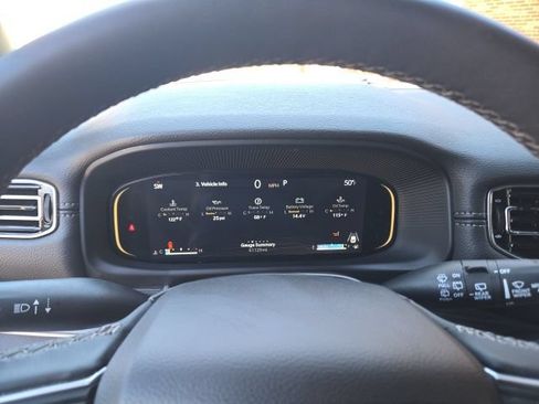 Used 2024 Jeep Wagoneer Series III AWD/4WD image 10