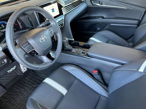 Used 2026 Toyota Camry SE FWD image 10
