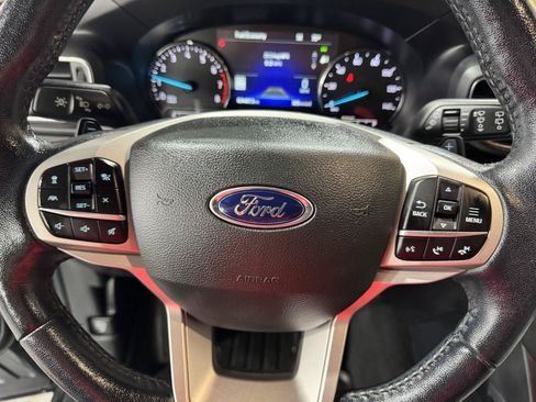 Used 2021 Ford Explorer XLT w/ Equipment Group 202A AWD/4WD image 12