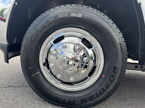 New 2026 RAM 3500 Tradesman AWD/4WD image 12