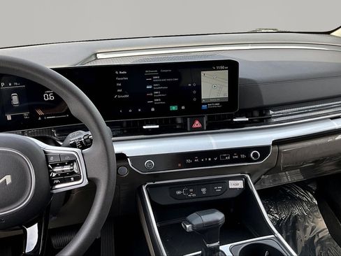 New 2026 Kia Carnival LX FWD image 11