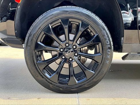 Used 2021 Chevrolet Tahoe Z71 w/ Rear Media and Nav Package AWD/4WD image 11
