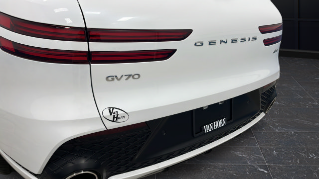 Used 2025 Genesis GV70 2.5T w/ Sport Prestige Package AWD/4WD image 39