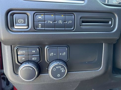 Used 2021 Chevrolet Tahoe RST w/ Luxury Package AWD/4WD image 28