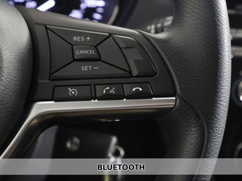 Used 2017 Nissan Rogue S image 4