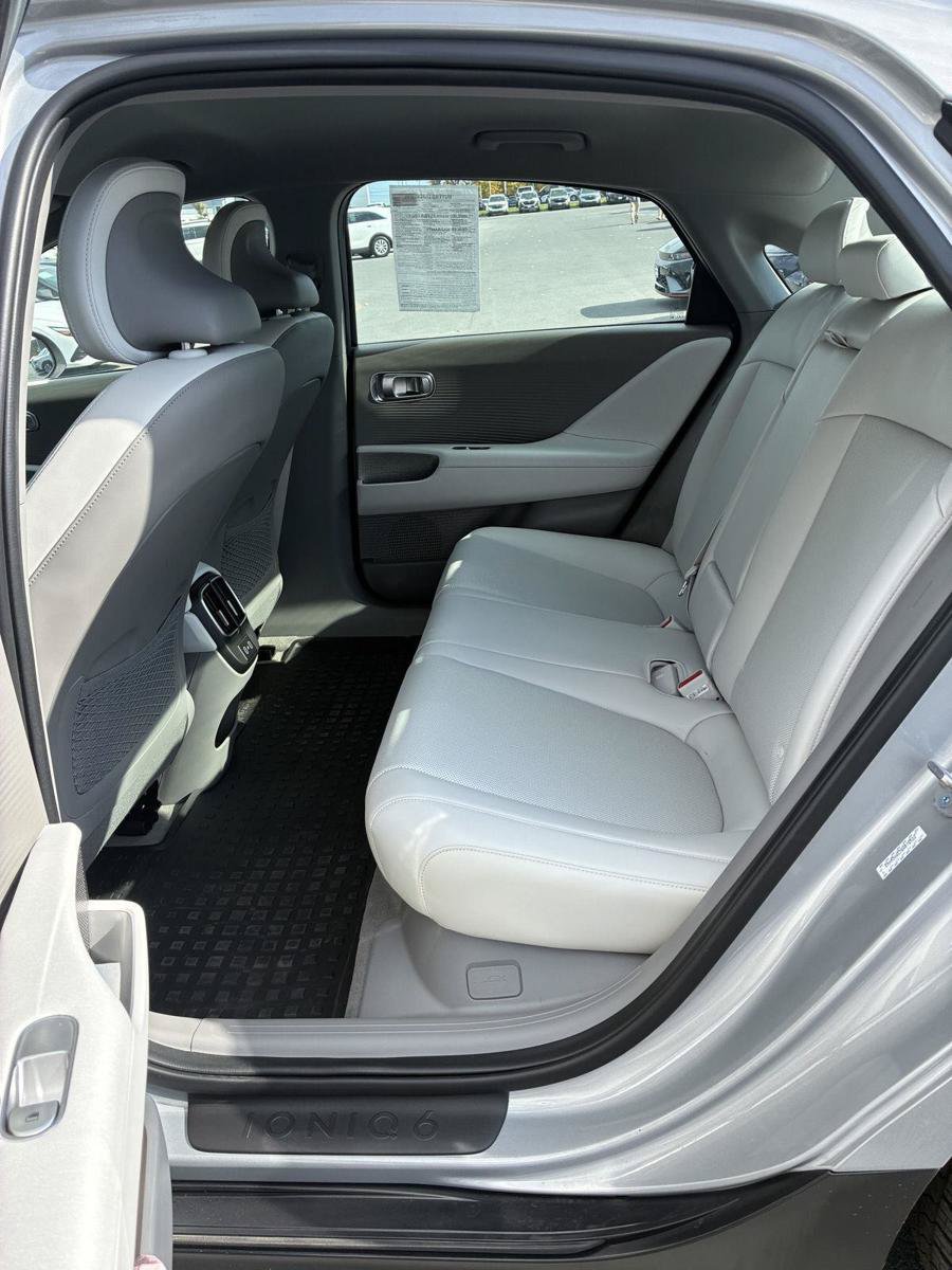 New 2024 Hyundai Ioniq 6 SEL AWD/4WD image 18
