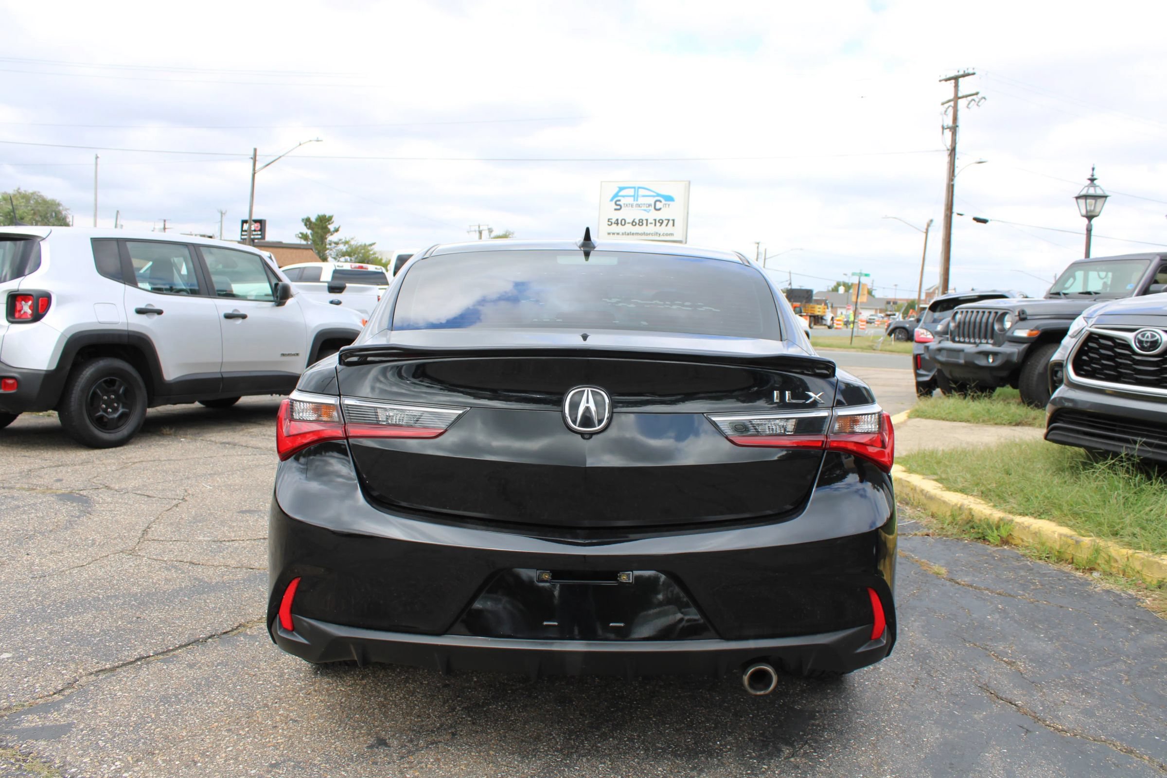Used 2019 Acura ILX FWD image 6