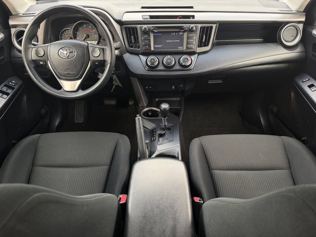 Used 2016 Toyota RAV4 LE AWD/4WD image 16