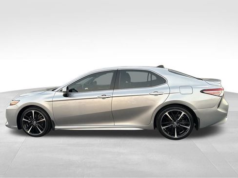 Used 2019 Toyota Camry XSE image 13