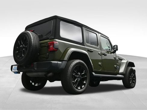 Used 2024 Jeep Wrangler Unlimited Sahara w/ Technology Group AWD/4WD image 38