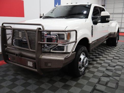 Used 2022 Ford F350 King Ranch w/ King Ranch Ultimate Package AWD/4WD image 3
