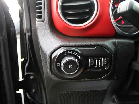 Used 2018 Jeep Wrangler Rubicon image 16