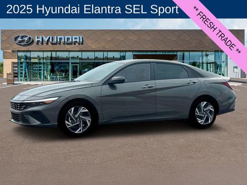 Used 2025 Hyundai Elantra Sport image 2