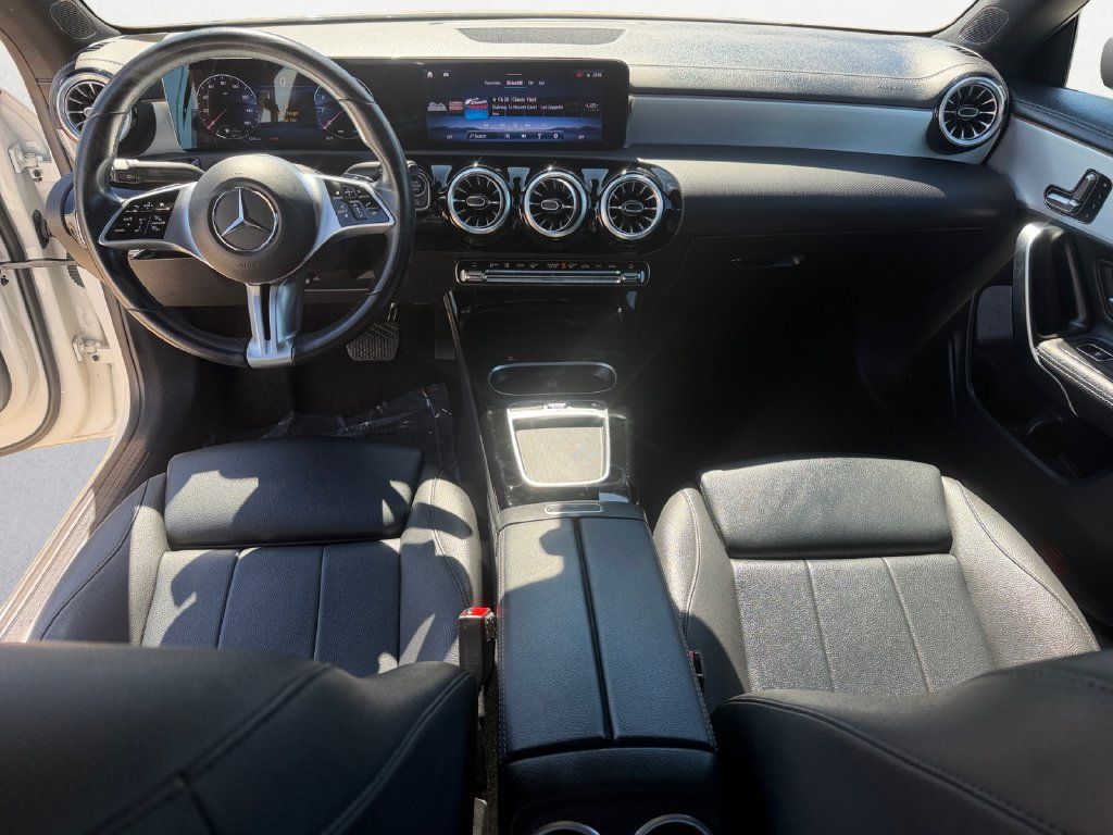 Used 2025 Mercedes-Benz CLA 250 image 9