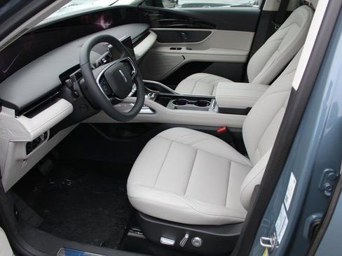 New 2026 Lincoln Nautilus Premier image 12