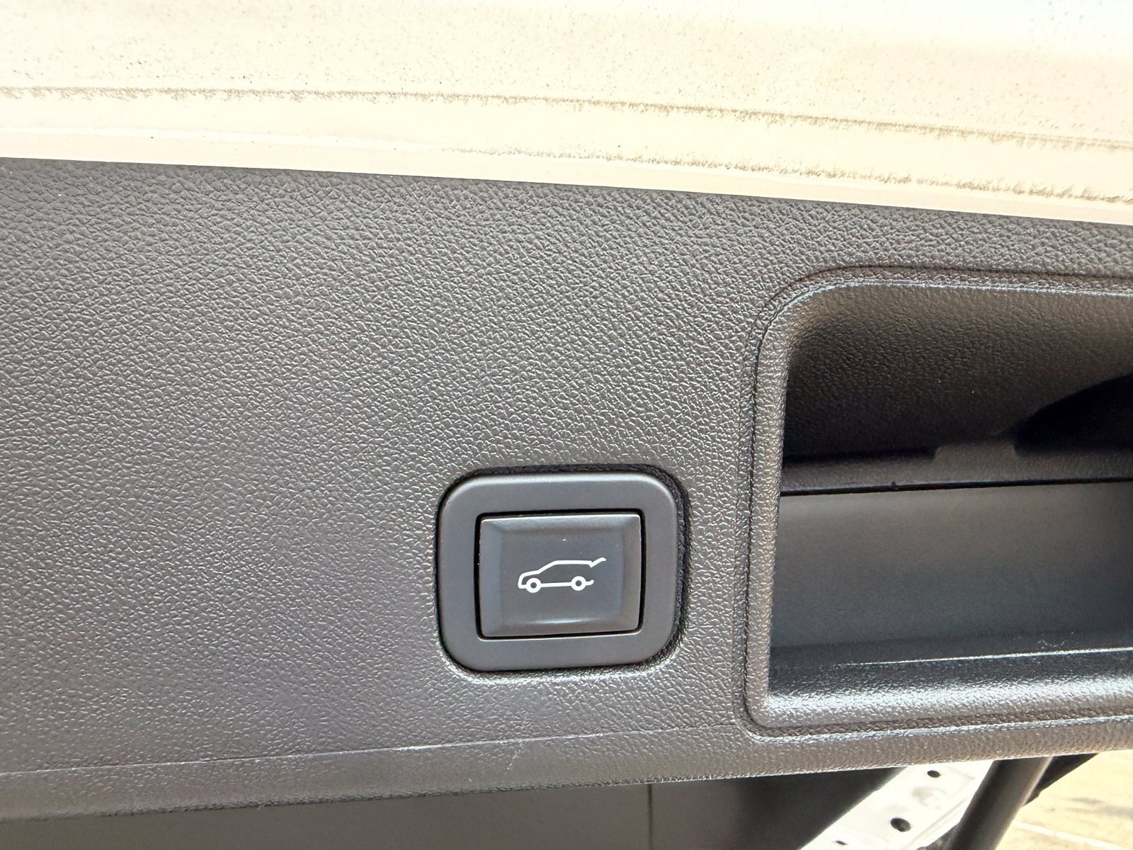 Used 2022 GMC Terrain AT4 w/ Infotainment Package II AWD/4WD image 17