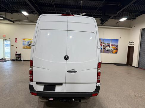 Used 2018 Mercedes-Benz Sprinter 2500 image 19