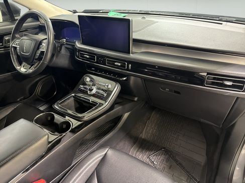 Used 2023 Lincoln Nautilus FWD w/ Premium Package image 14
