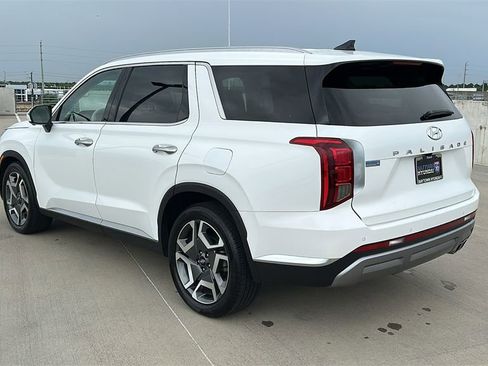 Used 2024 Hyundai Palisade Limited FWD image 11