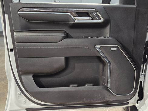 Used 2023 Chevrolet Silverado 1500 LTZ AWD/4WD image 20