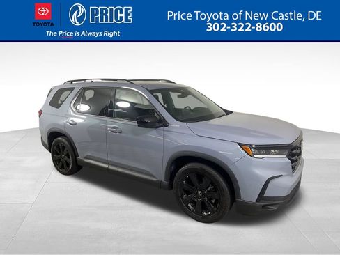 Used 2025 Honda Pilot Black Edition image 1