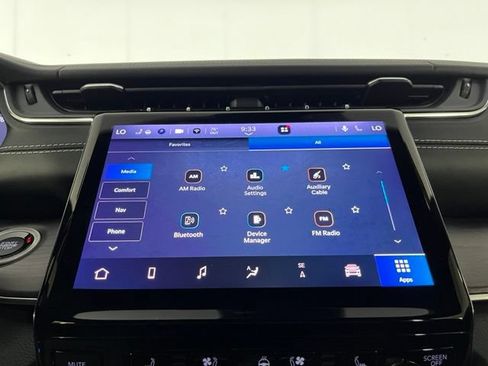Used 2022 Jeep Grand Cherokee L Overland w/ Luxury Tech Group IV AWD/4WD image 32