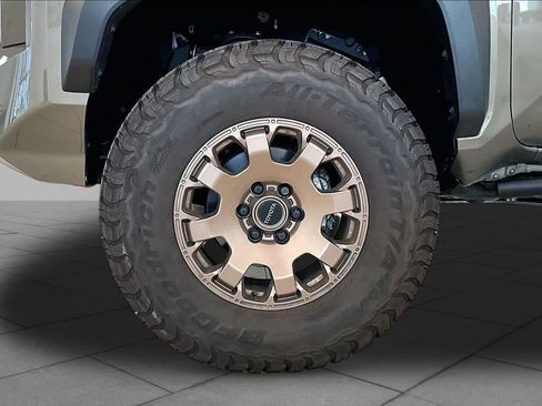Used 2025 Toyota Tacoma 4x4 Double Cab Hybrid w/ Tow Tech Package image 9