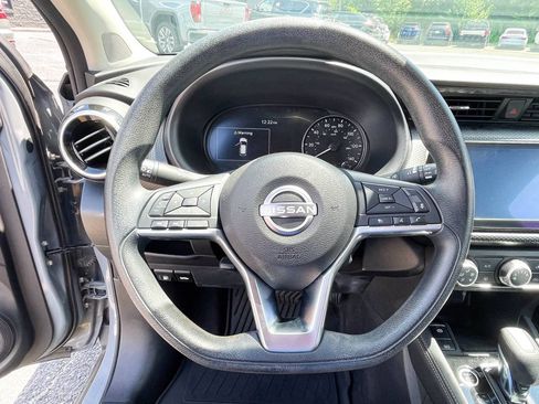 Used 2023 Nissan Kicks SV FWD image 11