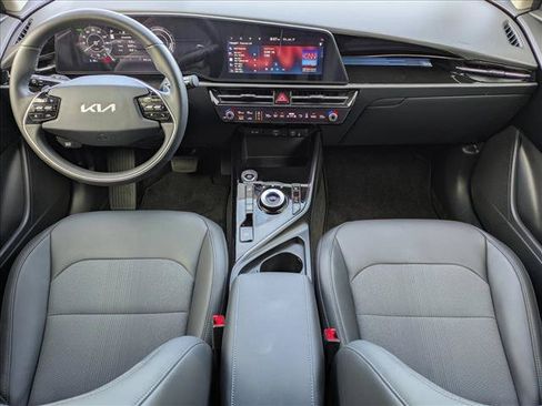 Used 2025 Kia Niro Wind FWD image 18