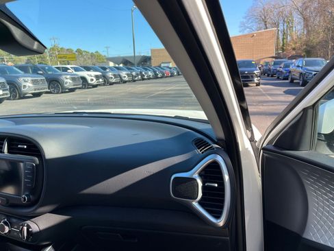 Used 2025 Kia Soul LX w/ LX Technology Package image 33