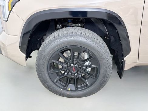New 2026 Toyota Tundra Platinum w/ TRD Off-Road Package AWD/4WD image 35