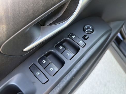 Used 2024 Hyundai Tucson SE image 15