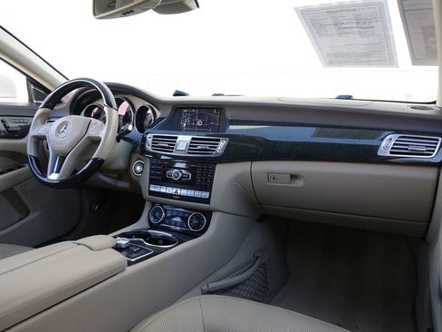 Used 2014 Mercedes-Benz CLS 550 4MATIC image 7