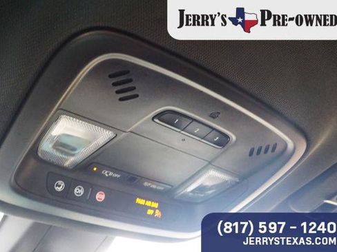 Used 2022 Chevrolet Traverse RS FWD image 14
