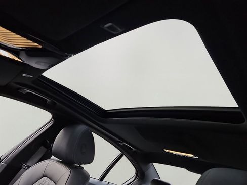 Used 2023 BMW 530i xDrive w/ Premium Package image 15