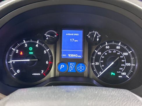 Used 2014 Lexus GX 460 Luxury image 19