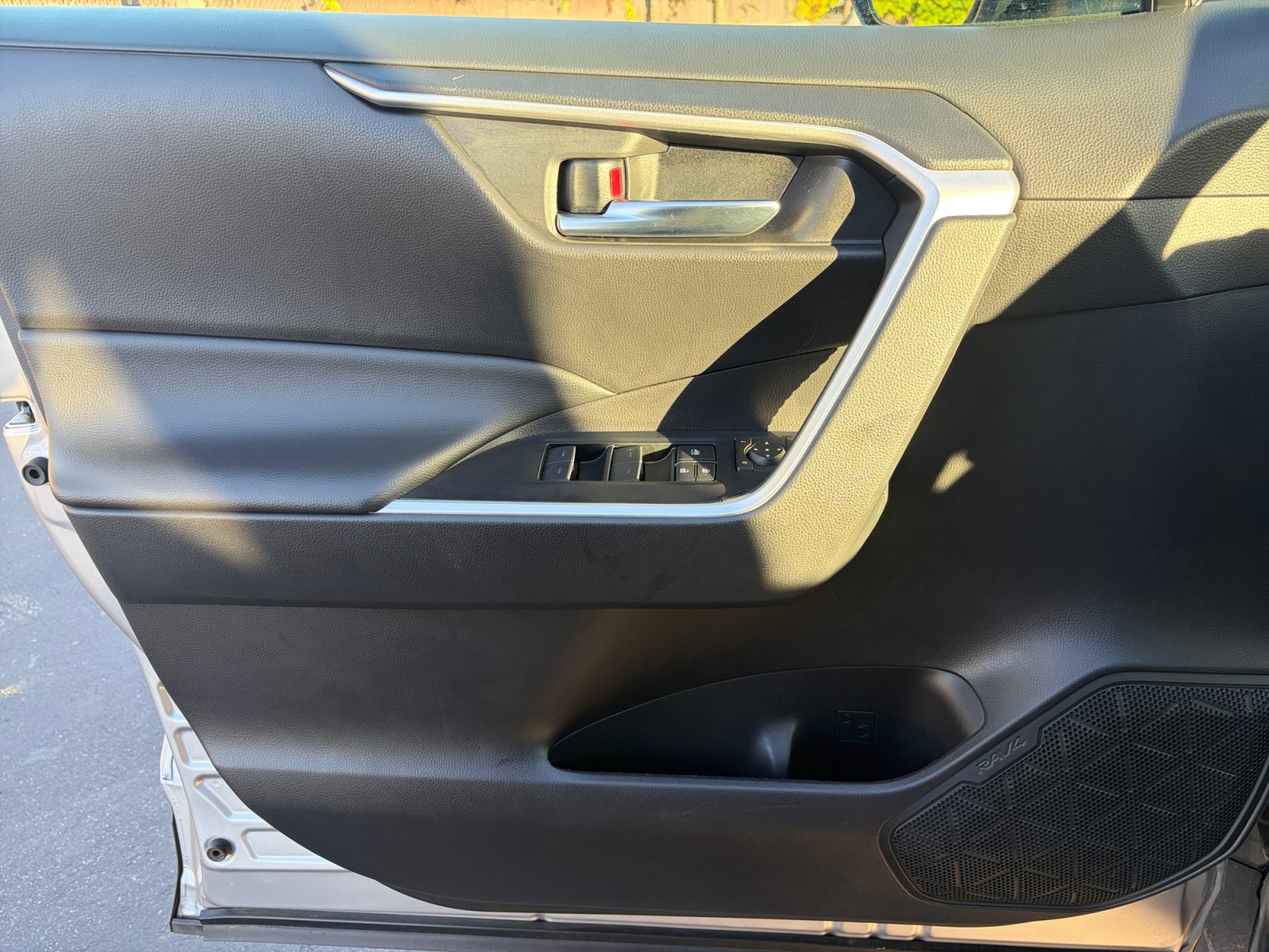 Used 2024 Toyota RAV4 XLE AWD/4WD image 9