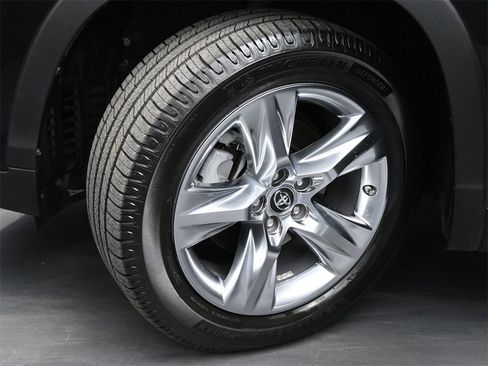 Used 2019 Toyota Highlander Limited image 23